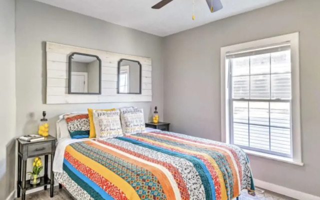Urban Chic Townhome Near Downtown