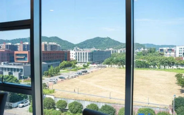 Lushanju Hotel (Central South University Branch)