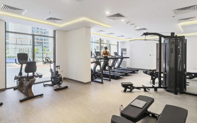 Modern Studio in Residence With Pool gym and Paddl