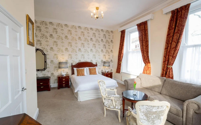 The Thomas Paine Hotel
