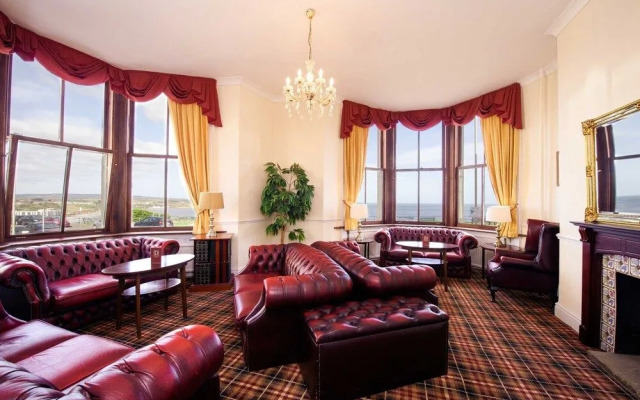 Delmont Hotel