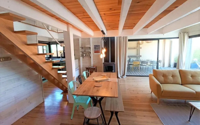 Very Nice Wood Frame House With Garden