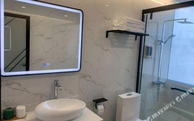 Dongjiang Hotel