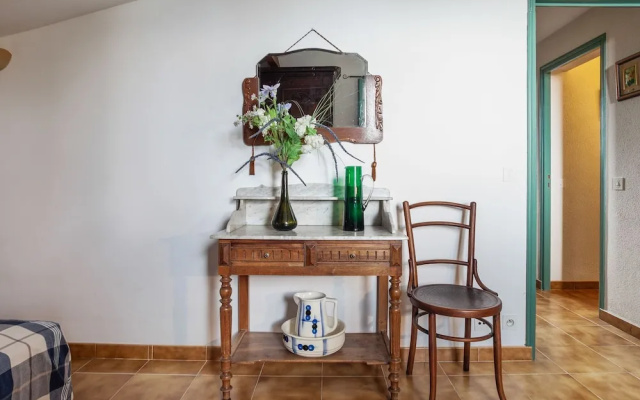 Cosy Apartment in Vachères With Private Garden