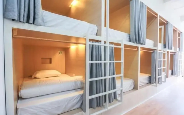 Petit Espace Hostel