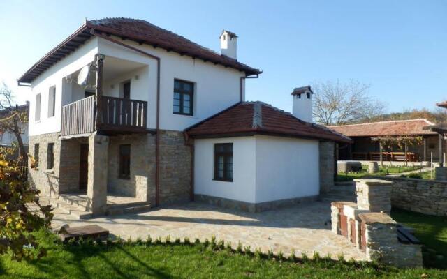 Отель Guest House Turkincha Болгария, Боженци - отзывы, цены и фото номеров - забронировать отель Guest House Turkincha онлайн вид на фасад