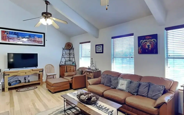 East Mountain View by Ruidoso Vacation Rentals