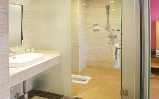 Yixuan Fashion Hotel Guigang