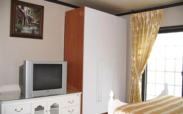 Boryeong Blue Hill Pension