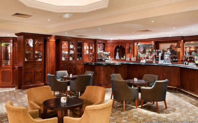 Hilton Newbury Centre