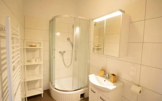 Studio-Apartment between Schoenbrunn & the City Center (30)