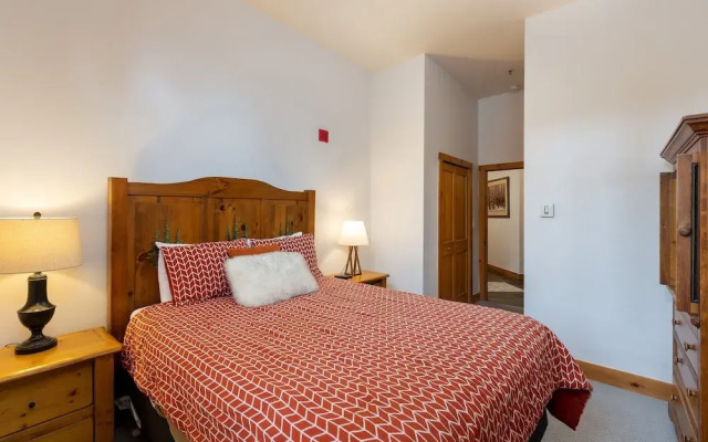 3059 The Timbers 2 Bedroom Condo by RedAwning