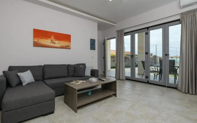 Coral Sea Apartment