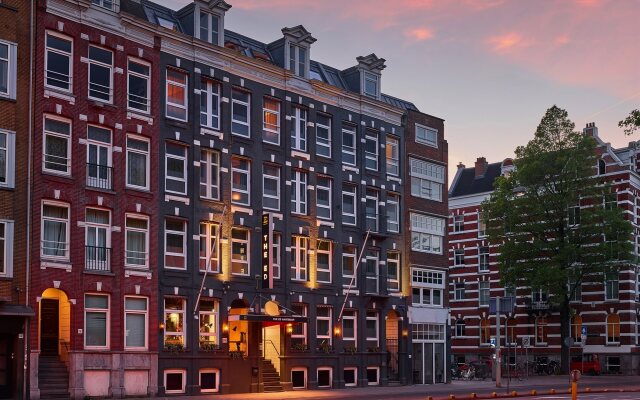 Отель The ED Amsterdam вид на фасад
