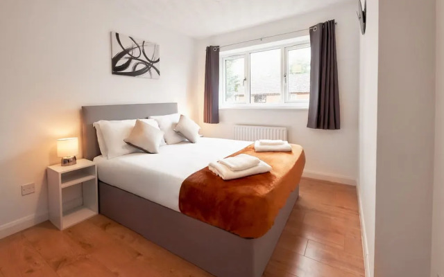 Stunning 3-bed House in Central Milton Keynes