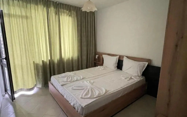 Studio 8 Arapya