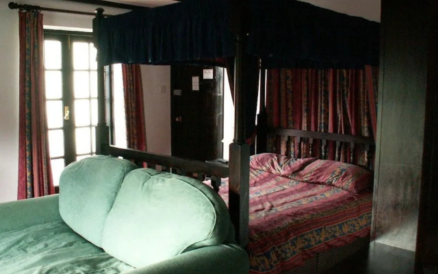 The Sloop Inn