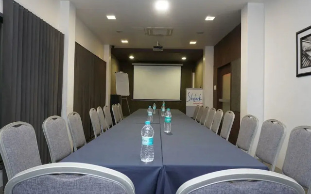 Skylark Business Hotel by OYO