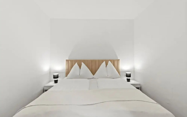 Faraway Homes Studios Bruck 13