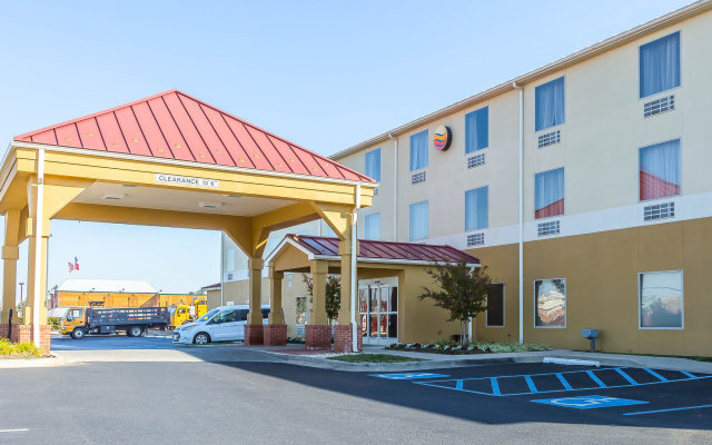 Comfort Inn in Harpers Ferry, United States of America from 102$, photos, reviews - zenhotels.com hotel front