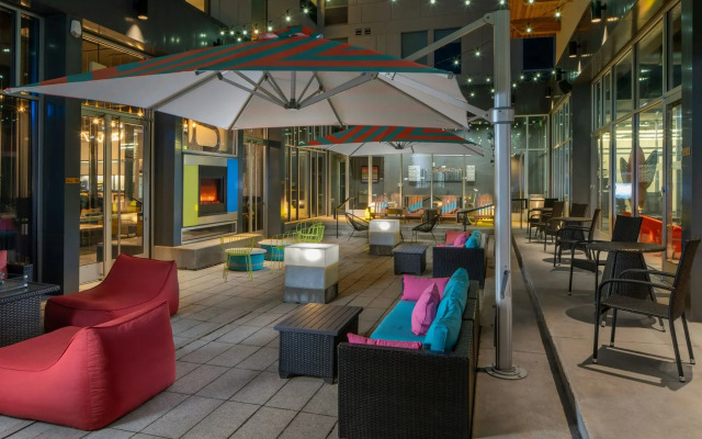 Aloft Green Bay