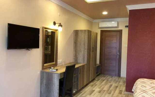 Assos Kadırga Otel