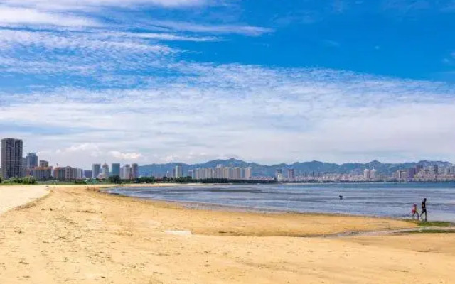 Qingyun Boutique Vacation Apartment (Weihai High-Speed Railway Station Hanlefang)