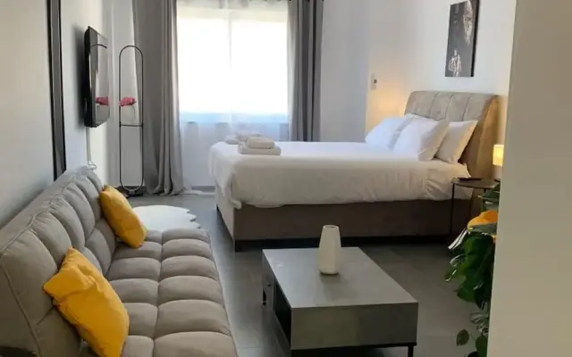 Urban Hermes Apartment