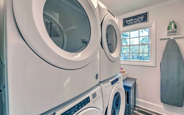 Family-friendly New Bern Home w/ Backyard!