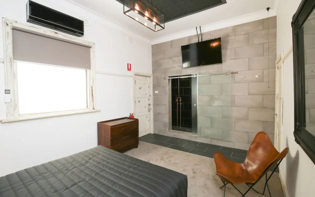 Indulge Apartments -The Urban Collection