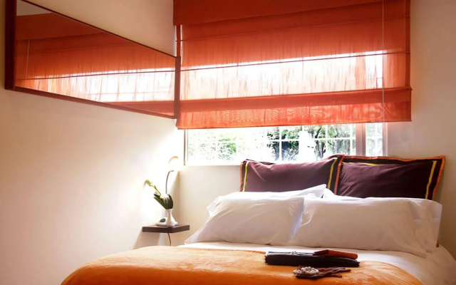 6 Suites Hotel