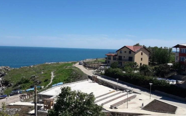 Dolphin Family Hotel