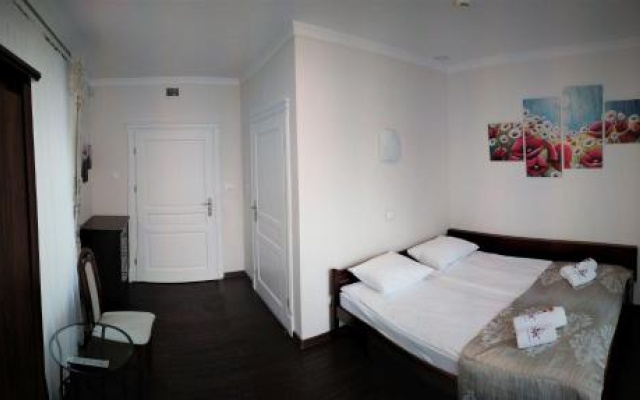 Willa Różana - Apartamenty i Pokoje Gościnne