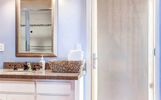 MoonSpinners 2 Br apts by RedAwning