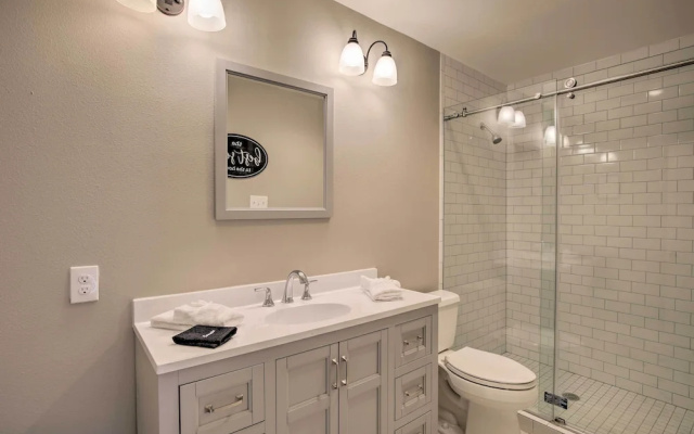Families Welcome! Garland Home w/ Game Room