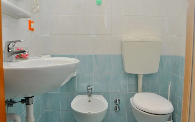 Welcoming Flat With Garden-view Terrace - Beahost