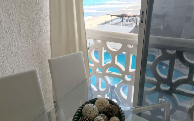 Cancun Plaza Condo Mexico