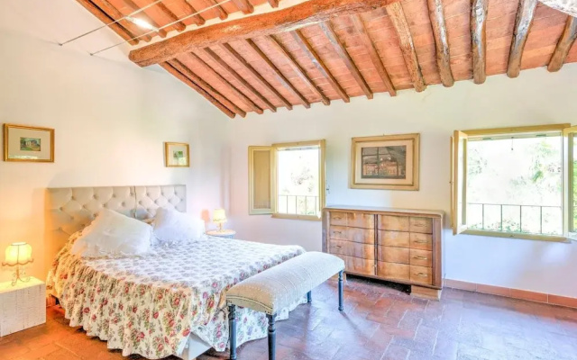 Hilltop Holiday Home in San Miniato with Hot Tub