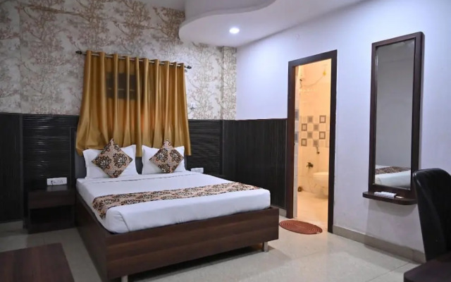 Stone Park Radha Devi Ln
