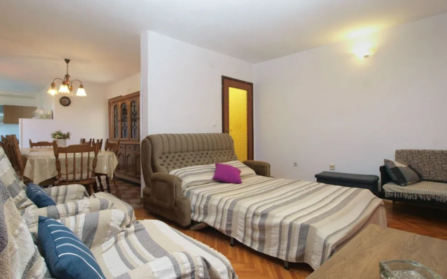 Apartment 1794
