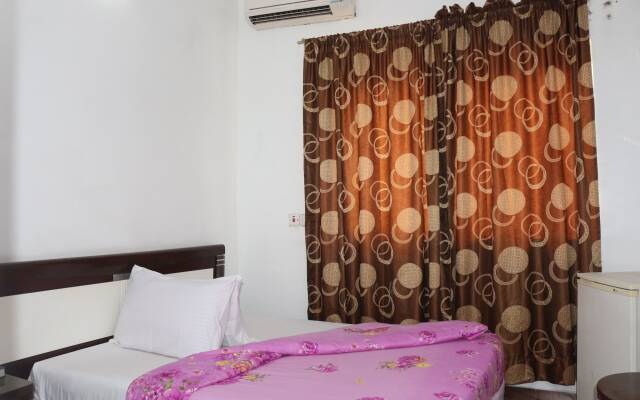 Отель Phisbond Hotels комната для гостей