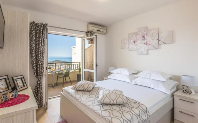 Apartments Lana