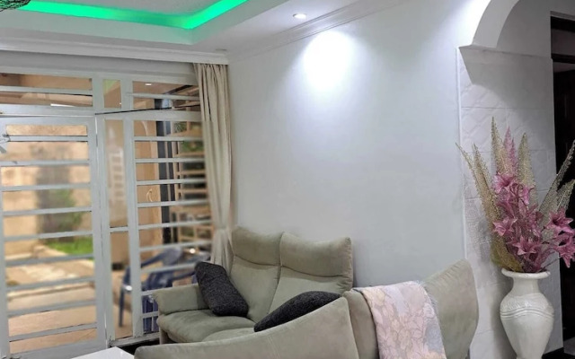 Rofty Vacation Home Utawala