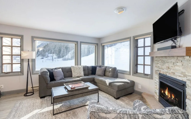 Etta Place 111 2 Bedroom Condo by RedAwning