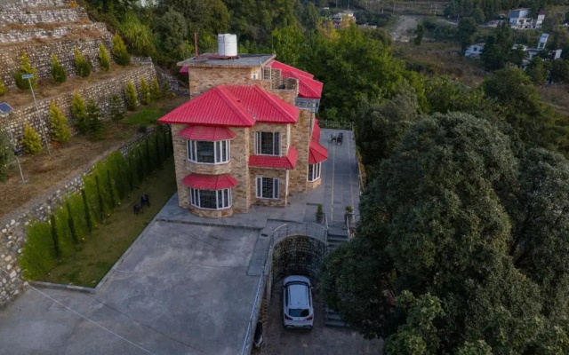 SaffronStays Willow Castle, Bhimtal - Pet-Friendly Home Near Bhimtal Lake