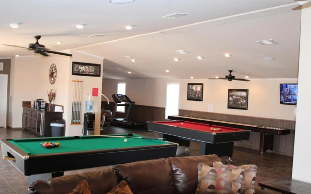Eagle Ford Village Suites Dilley