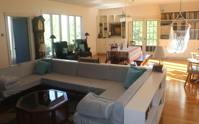 Annes Secret Garden - Two Bedroom Home