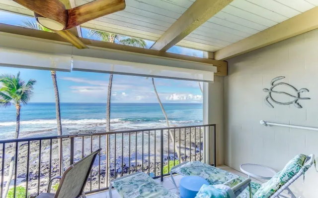 Kona Bali Kai 317 - Oceanfront 2 Bedroom Condo by RedAwning