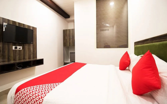 OYO 44094 Grand Inn