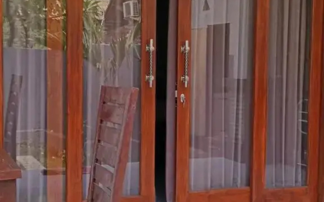 Warung Ombak Homestay